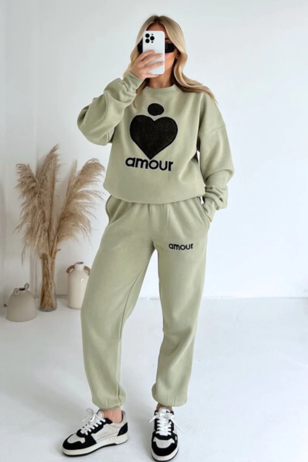 Amour sage teddy heart embroidered sweater joggers premium loungewear - Image 2