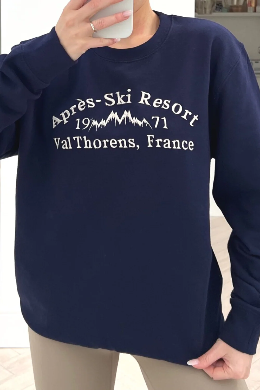 Apres ski navy embroidered sweater - Image 3
