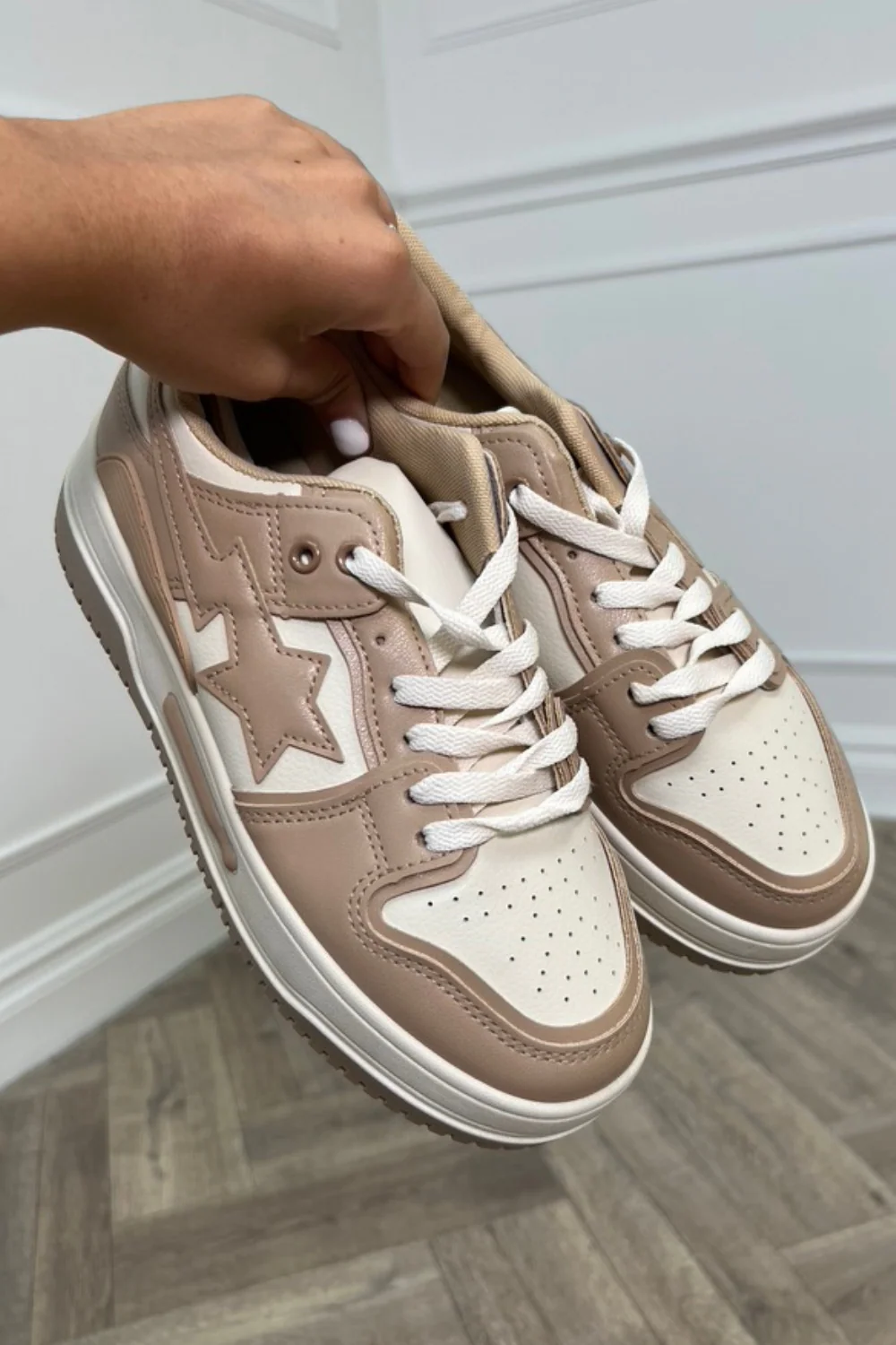 Bella nude and white star trainers - Image 2