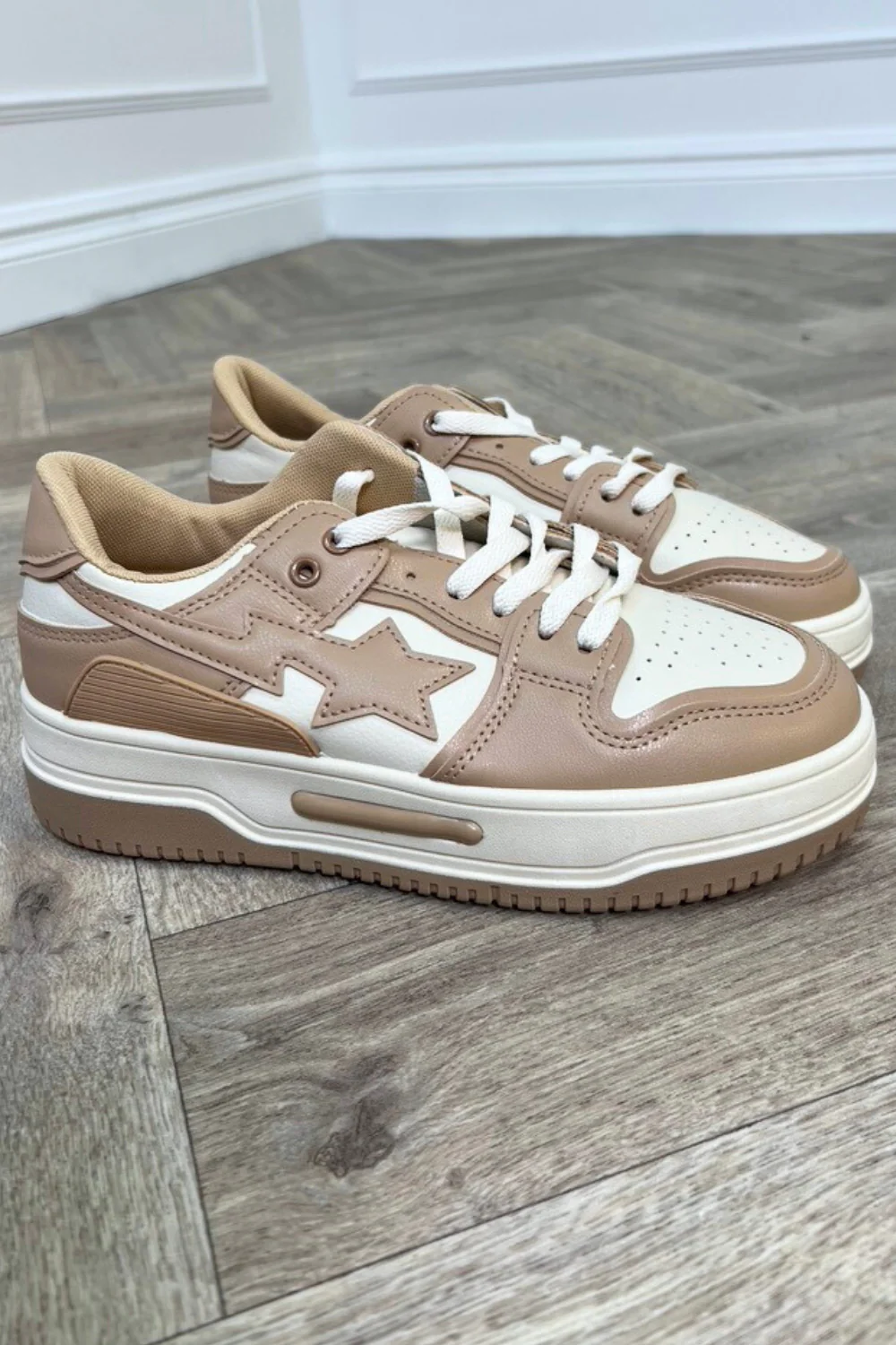 Bella nude and white star trainers - Image 3