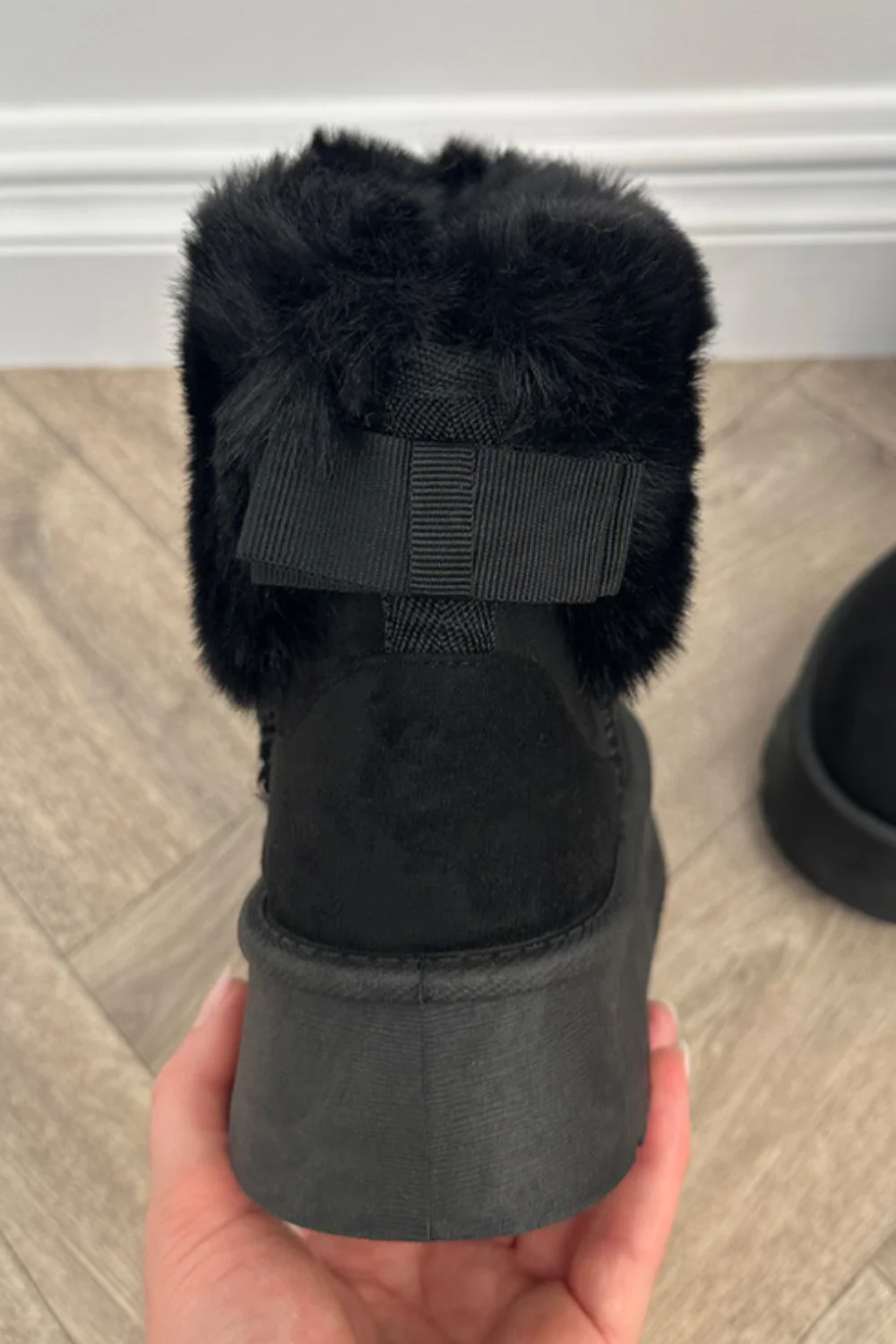 Amore Black platform faux fur lined ankle boots - Image 2