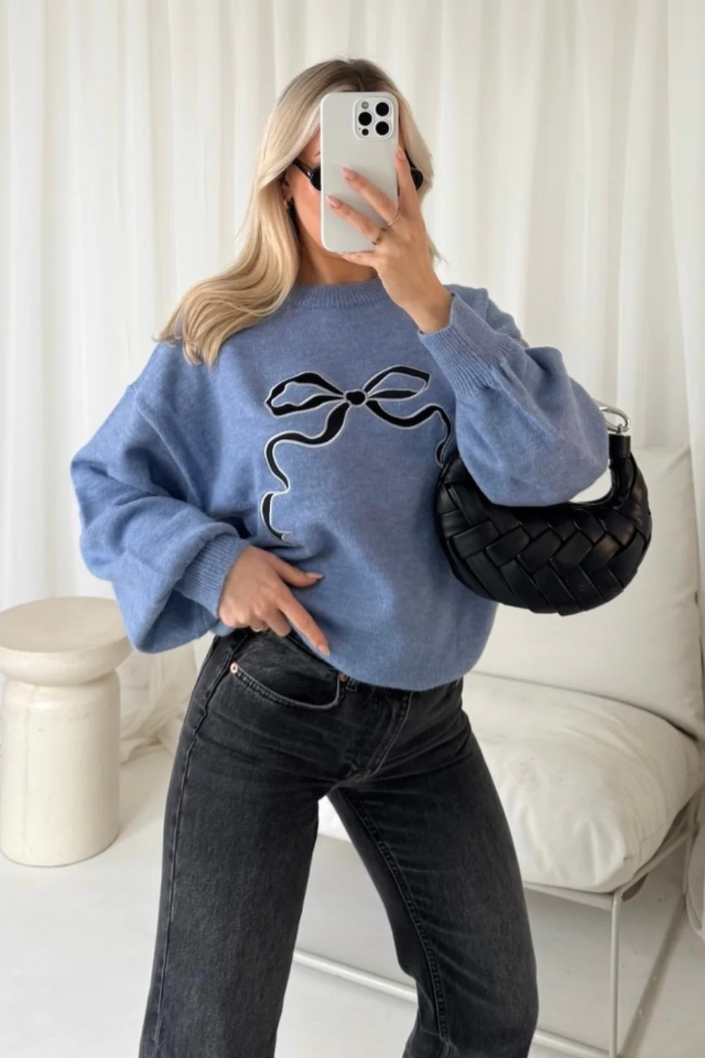 Bow embroidered blue knit sweater - Image 2