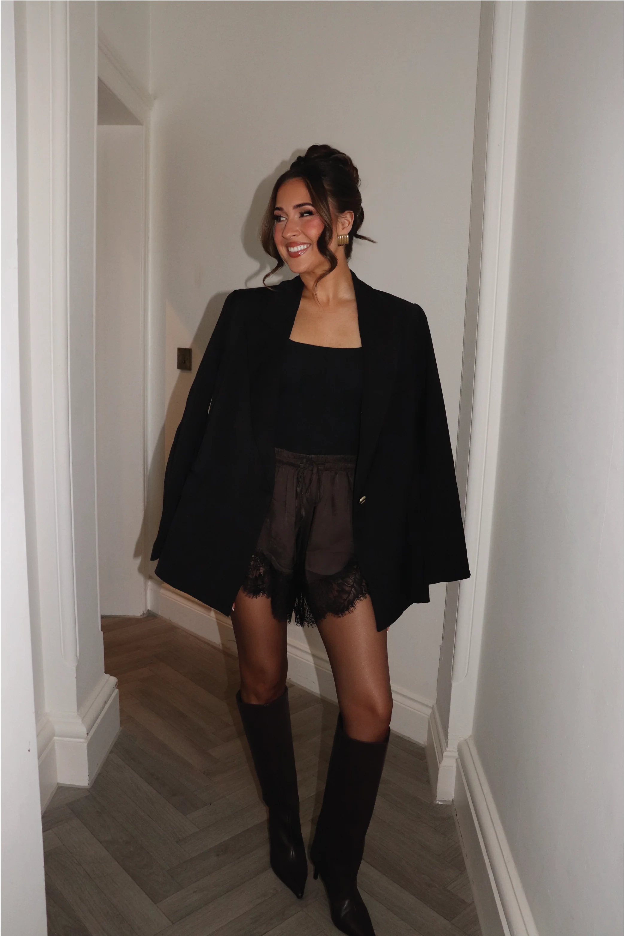BROOKLYN CHOCOLATE WITH BLACK LACE TRIM SHORTS - Image 4
