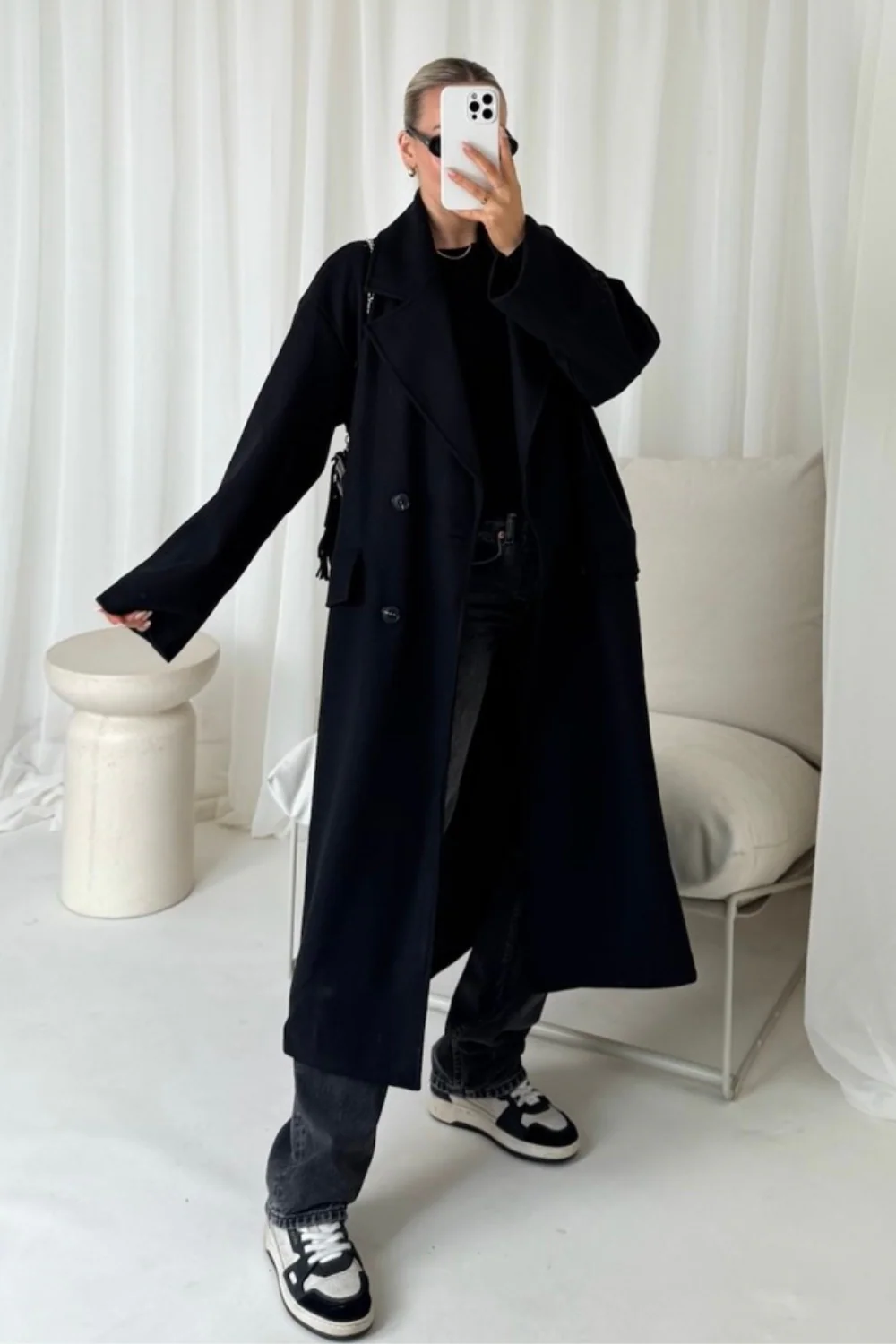 Casey black longline tailored jacket - Image 2