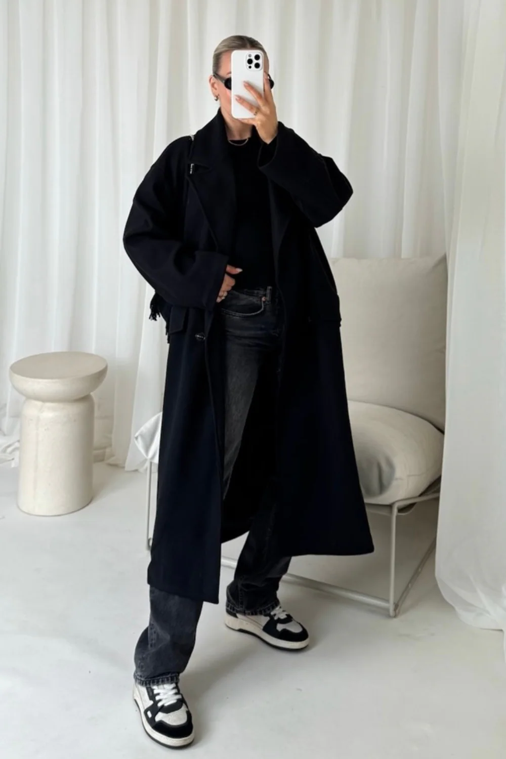 Casey black longline tailored jacket - Image 3