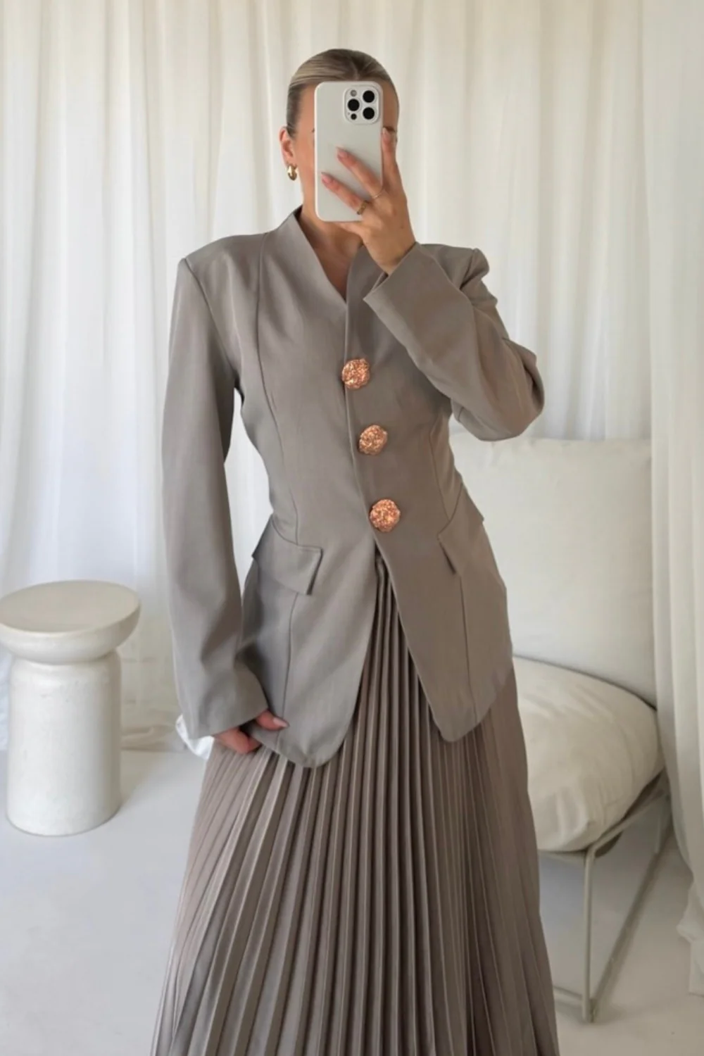 Charlotte taupe tailored blazer - Image 3