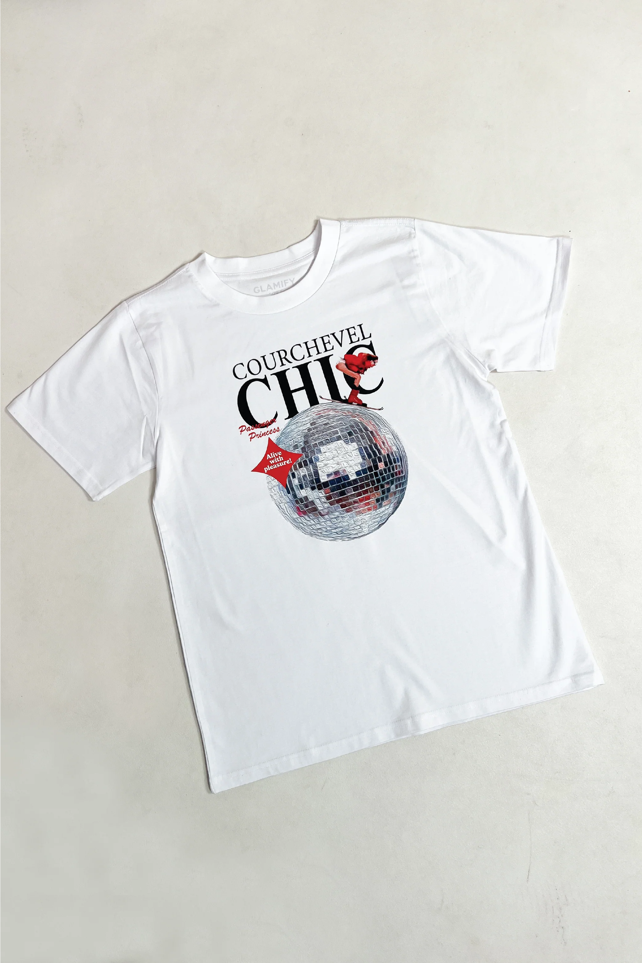 Courchevel Chic Ski white heavyweight printed t-shirt - Image 3