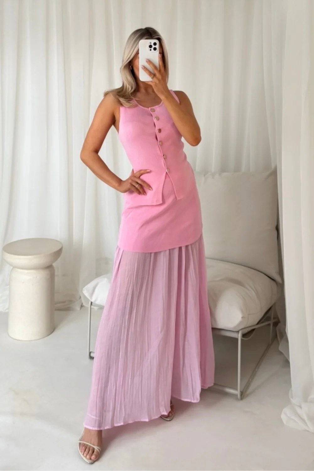 Delilah pink knit waistcoat & pleated sheer maxi skirt - Image 3