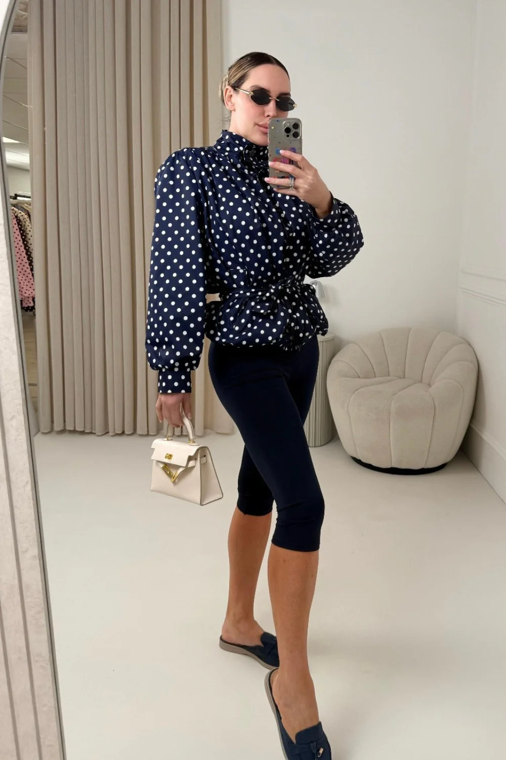 EMILY NAVY CAPRI LEGGINGS