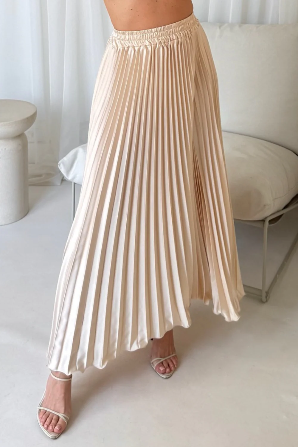 Emma cream pleated midi skirt - Image 3
