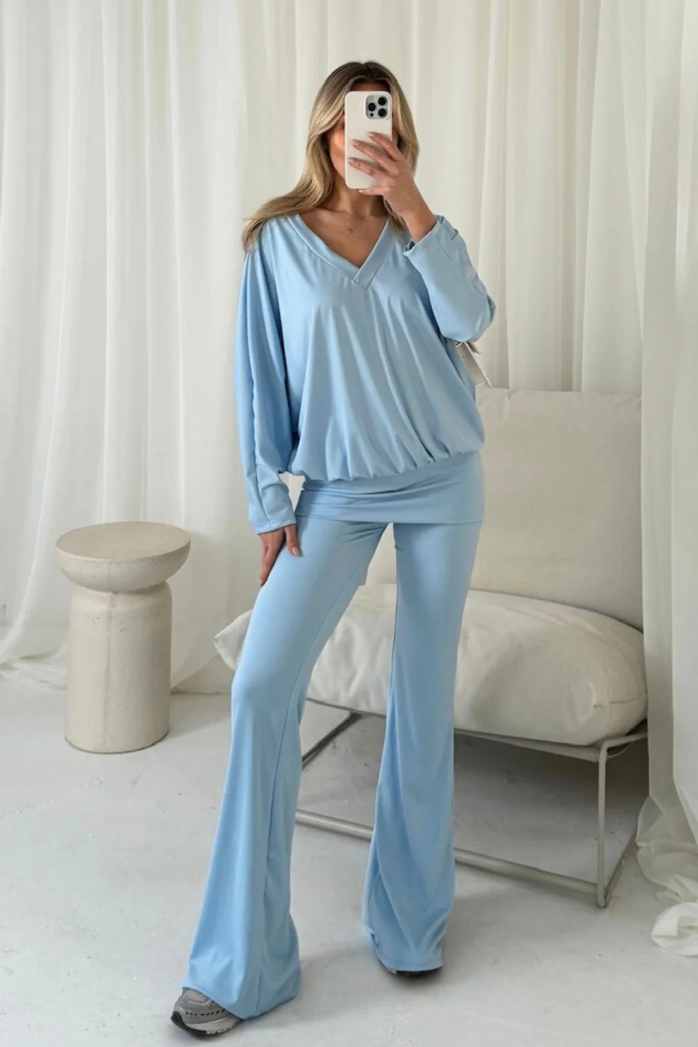 Evelyn baby blue v-neck bat sleeve loungewear set - Image 3