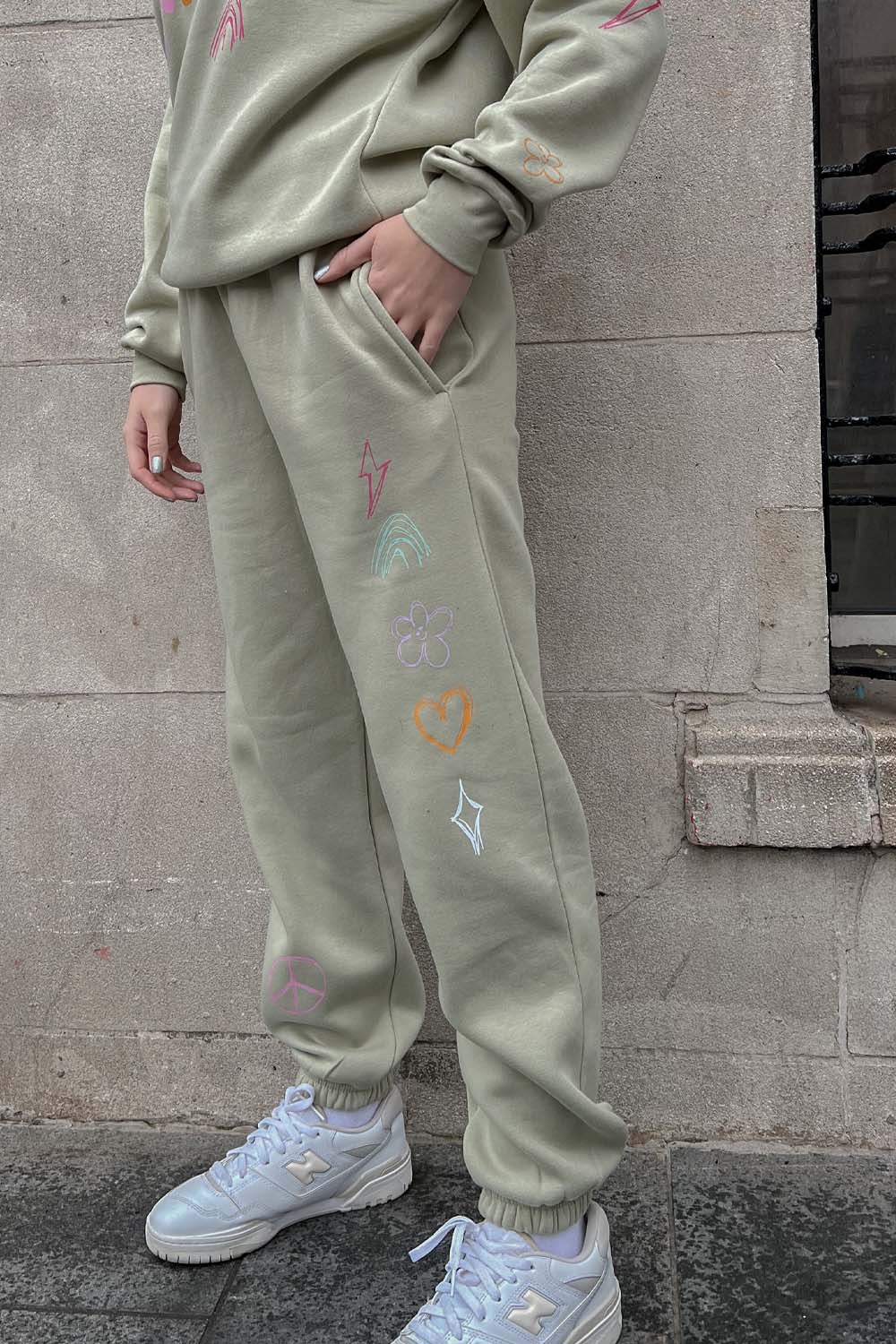 feed your heart premium sage printed sweater loungewear set - Image 3