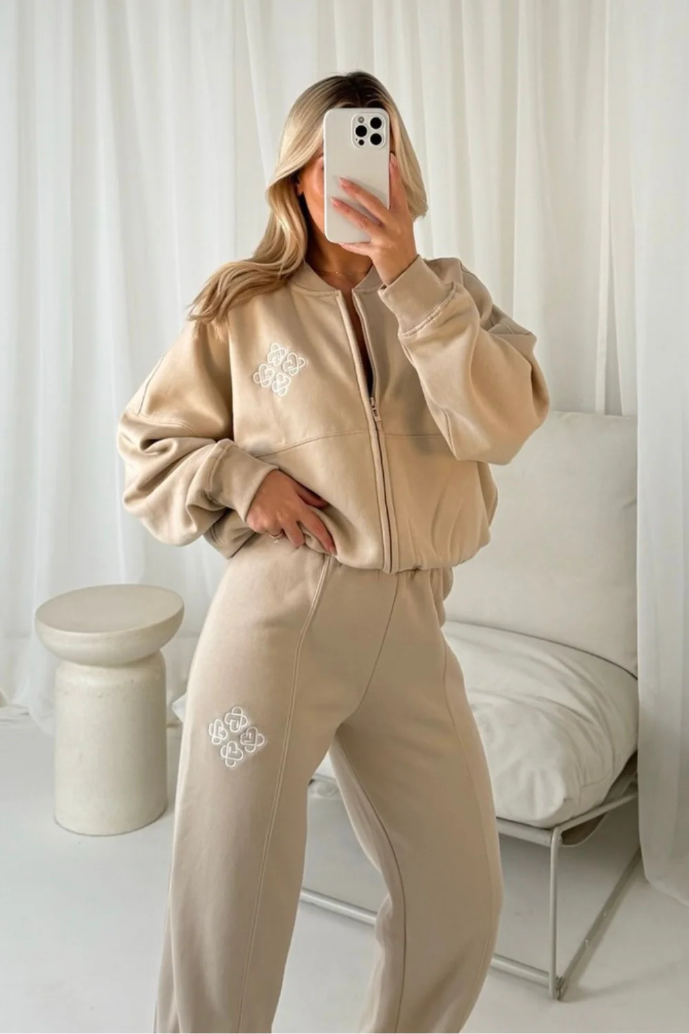 G monogram crest beige embroidered bomber jogger loungewear - Image 3