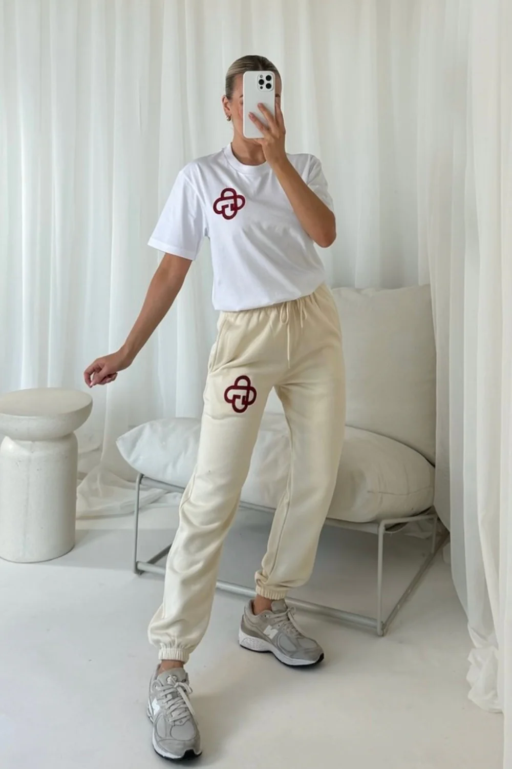 G Monogram burgundy embroidered t-shirt and ecru jogger - Image 2