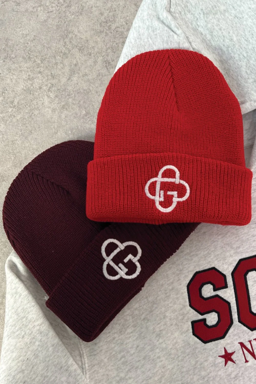 G monogram red embroidered knit beanie hat - Image 2