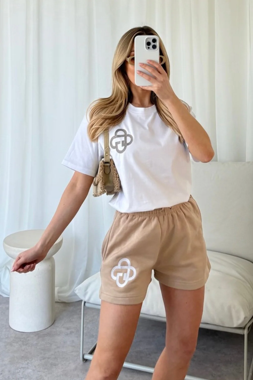 G monogram stone embroidered premium t-shirt and shorts - Image 2