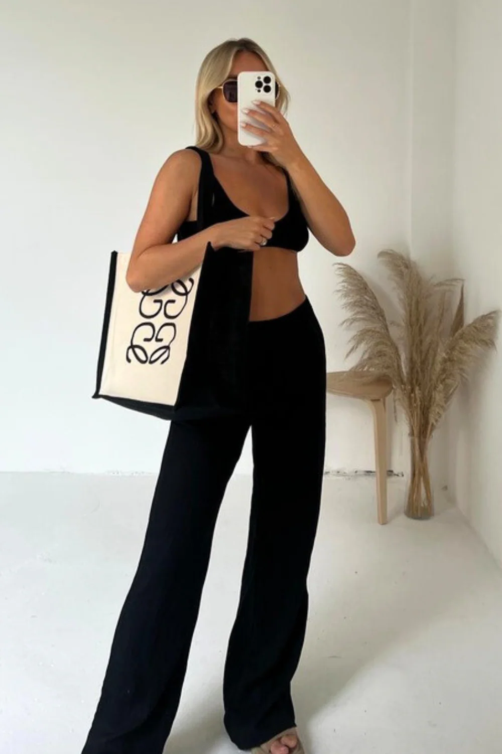 GeGe Black embroidered Large Tote - Image 3