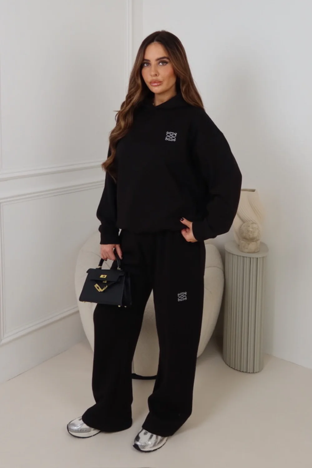 GEGE EMBROIDERED BLACK PREMIUM ESSENTIAL STRAIGHT LEG JOGGER - Image 4