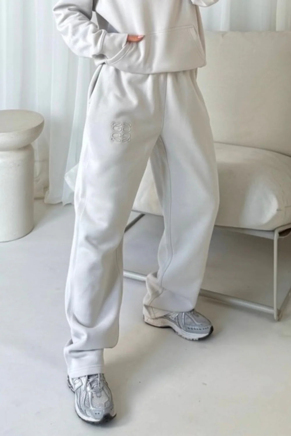 GeGe bone embroidered premium straight leg jogger