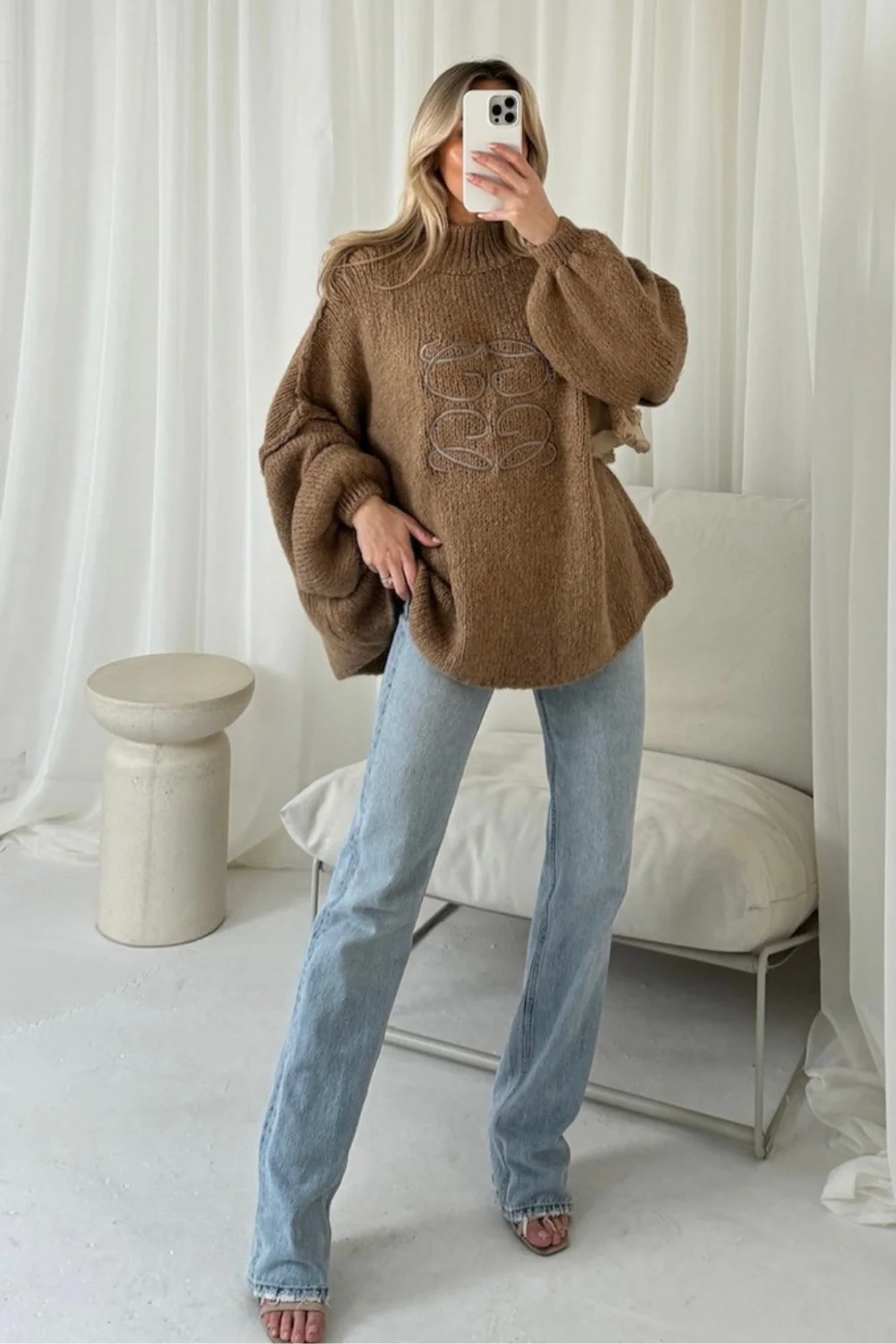 Gege camel embroidered oversized knit jumper - Image 4