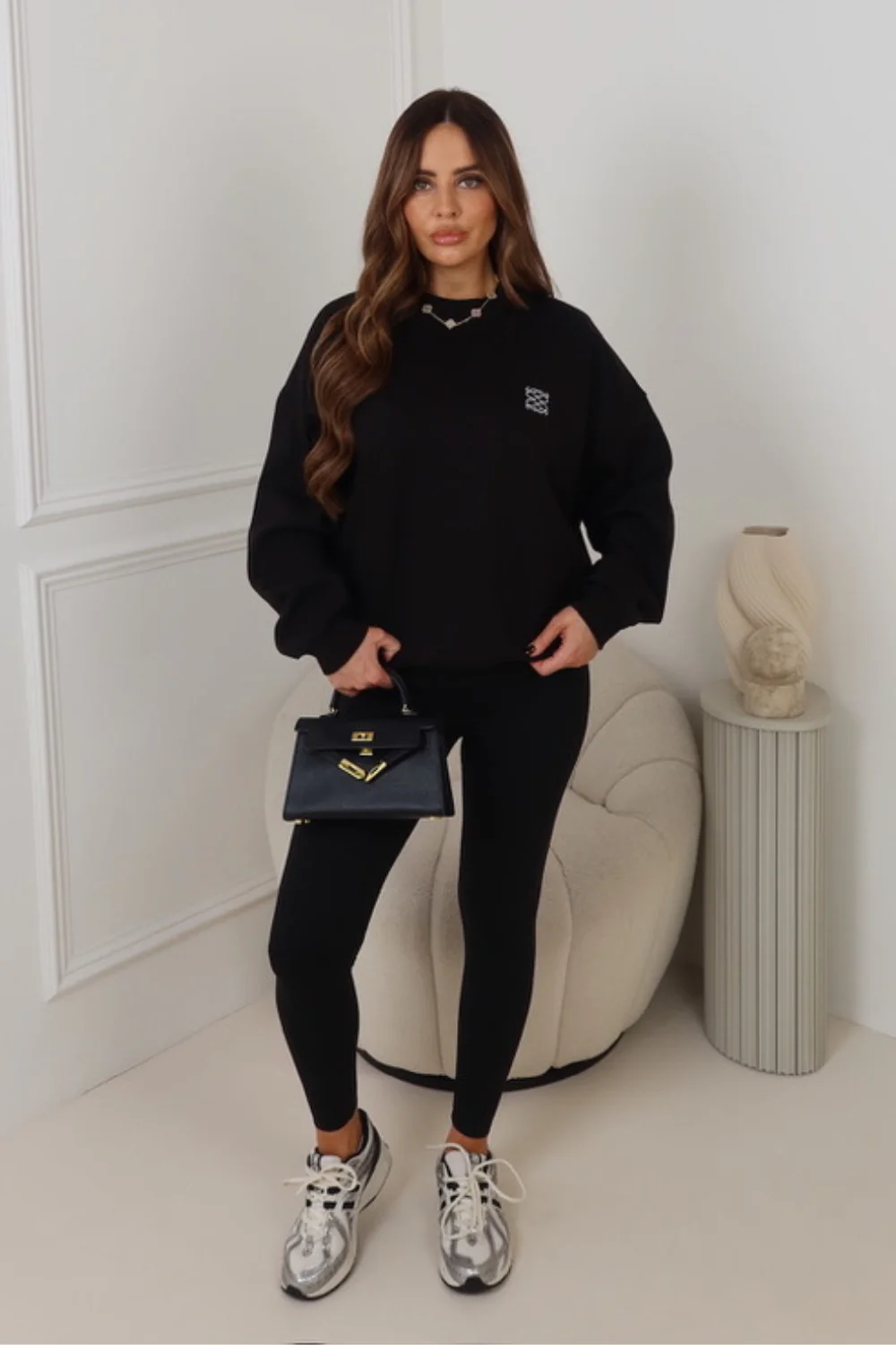 GEGE EMBROIDERED BLACK PREMIUM ESSENTIAL RELAXED SWEATSHIRT - Image 2