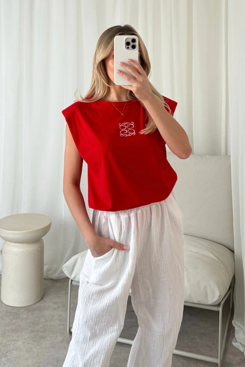 Gege red embroidered shoulder pad t-shirt