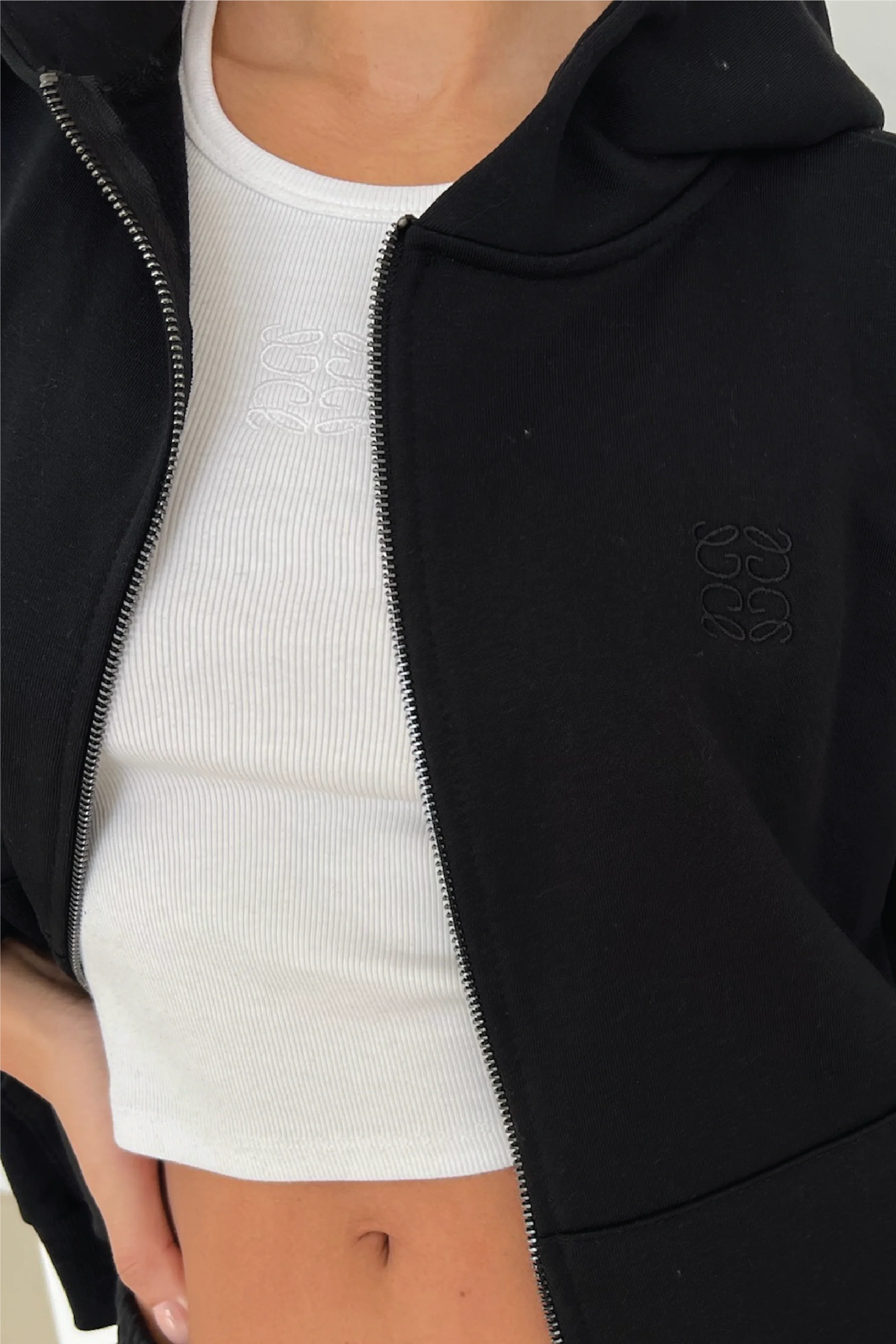GeGe white embroidered ribbed vest - Image 3