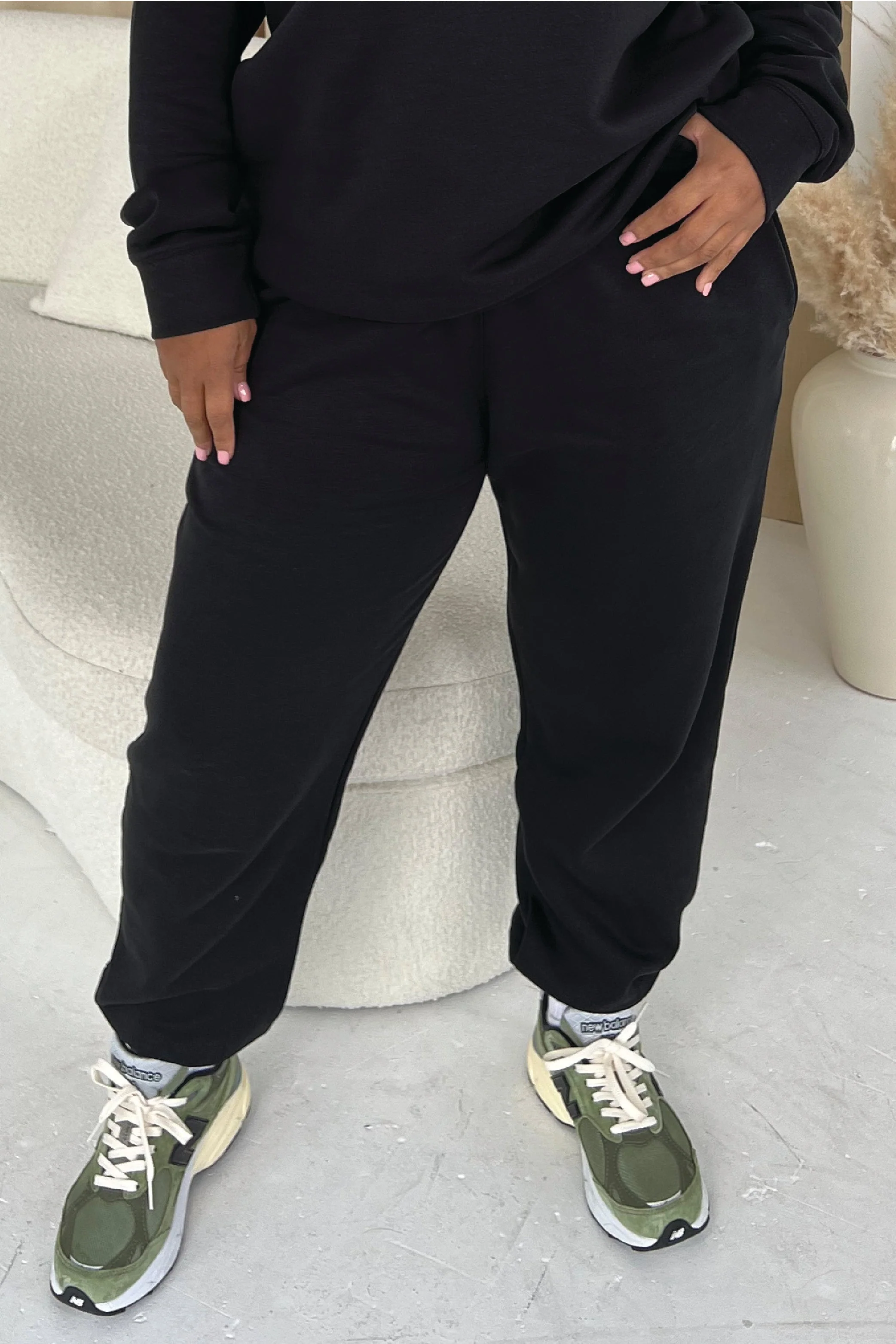 Glamify premium essential relaxed black jogger - Image 2