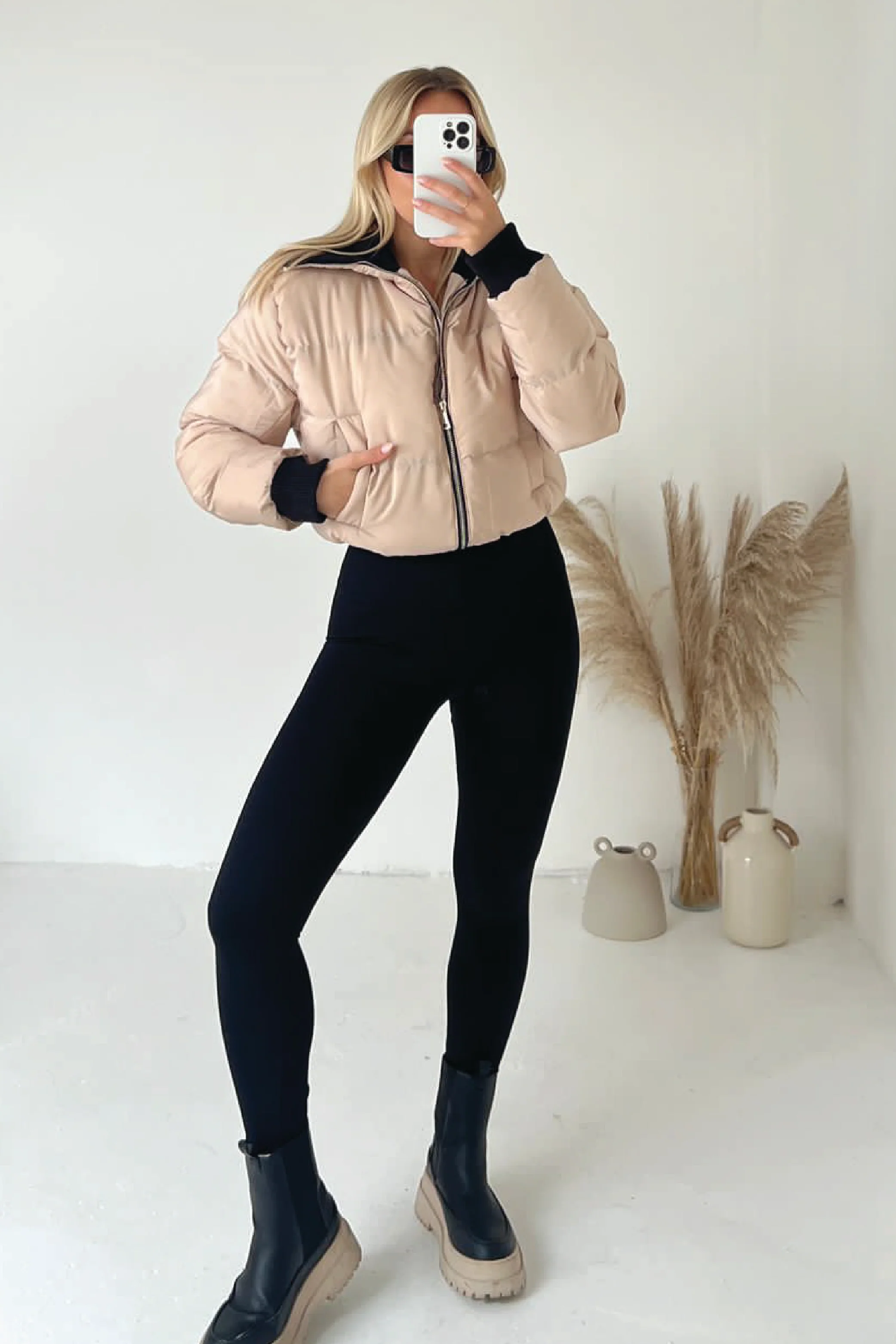 Kelsey beige cropped puffer - Image 3