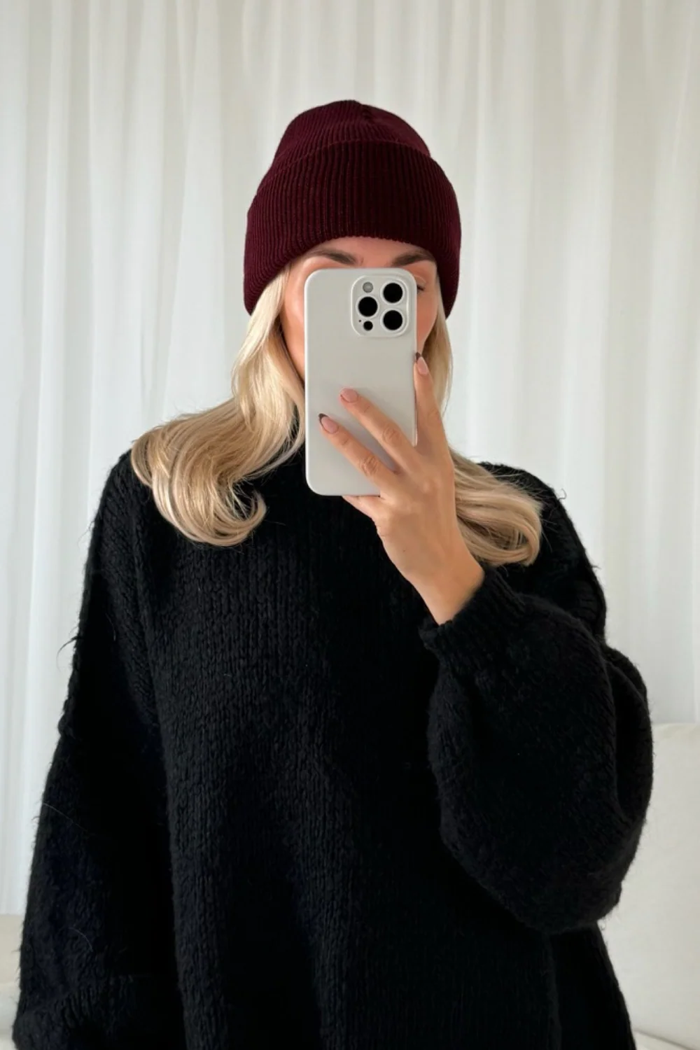 Konnie burgundy knit beanie hat - Image 2