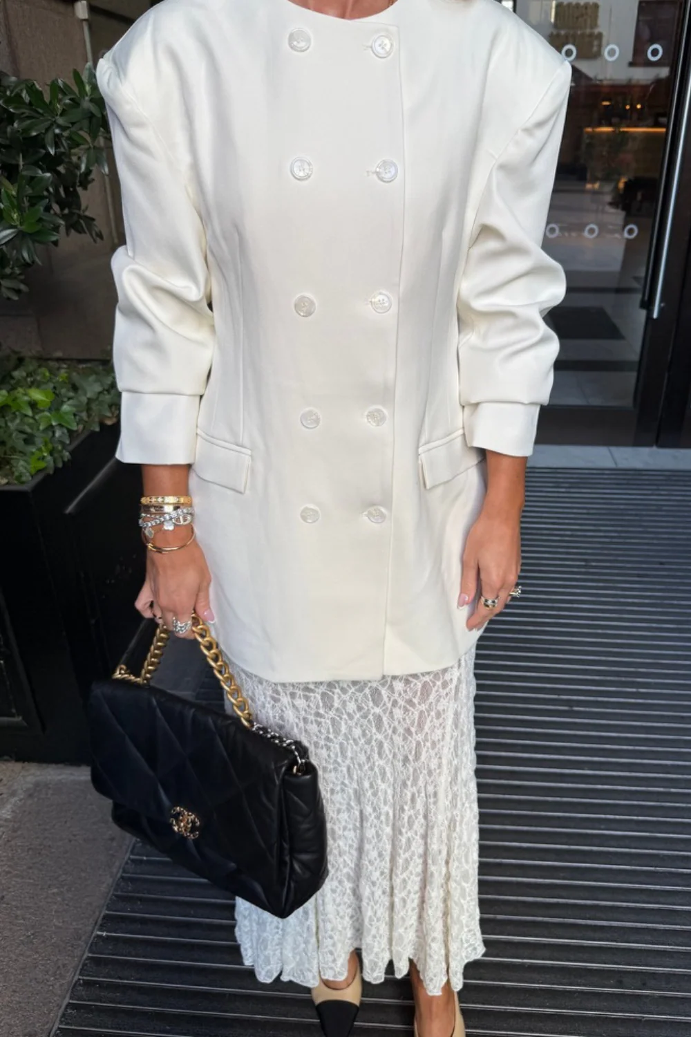 Kylie cream lace skirt - Image 2