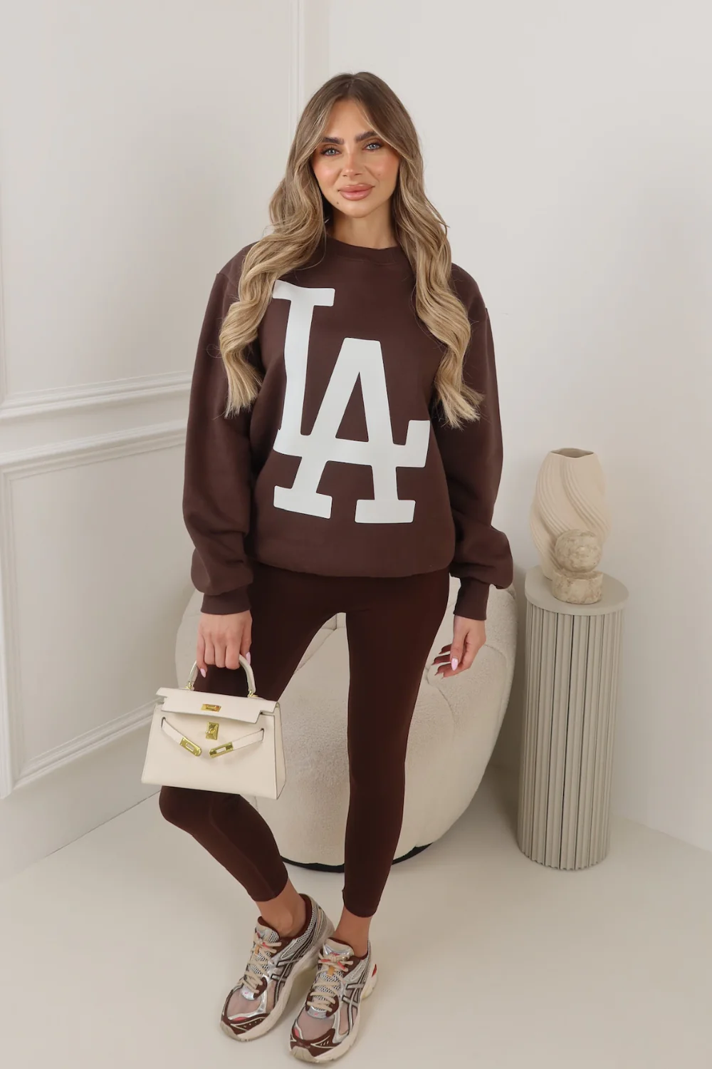 LA ESSENTIAL CHOCOLATE PRINTED SWEATER - Image 2