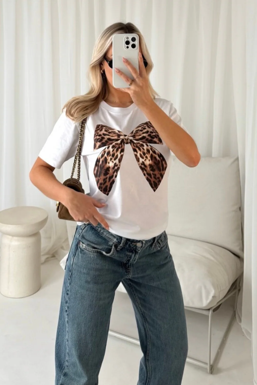 Leopard bow printed white t-shirt - Image 2