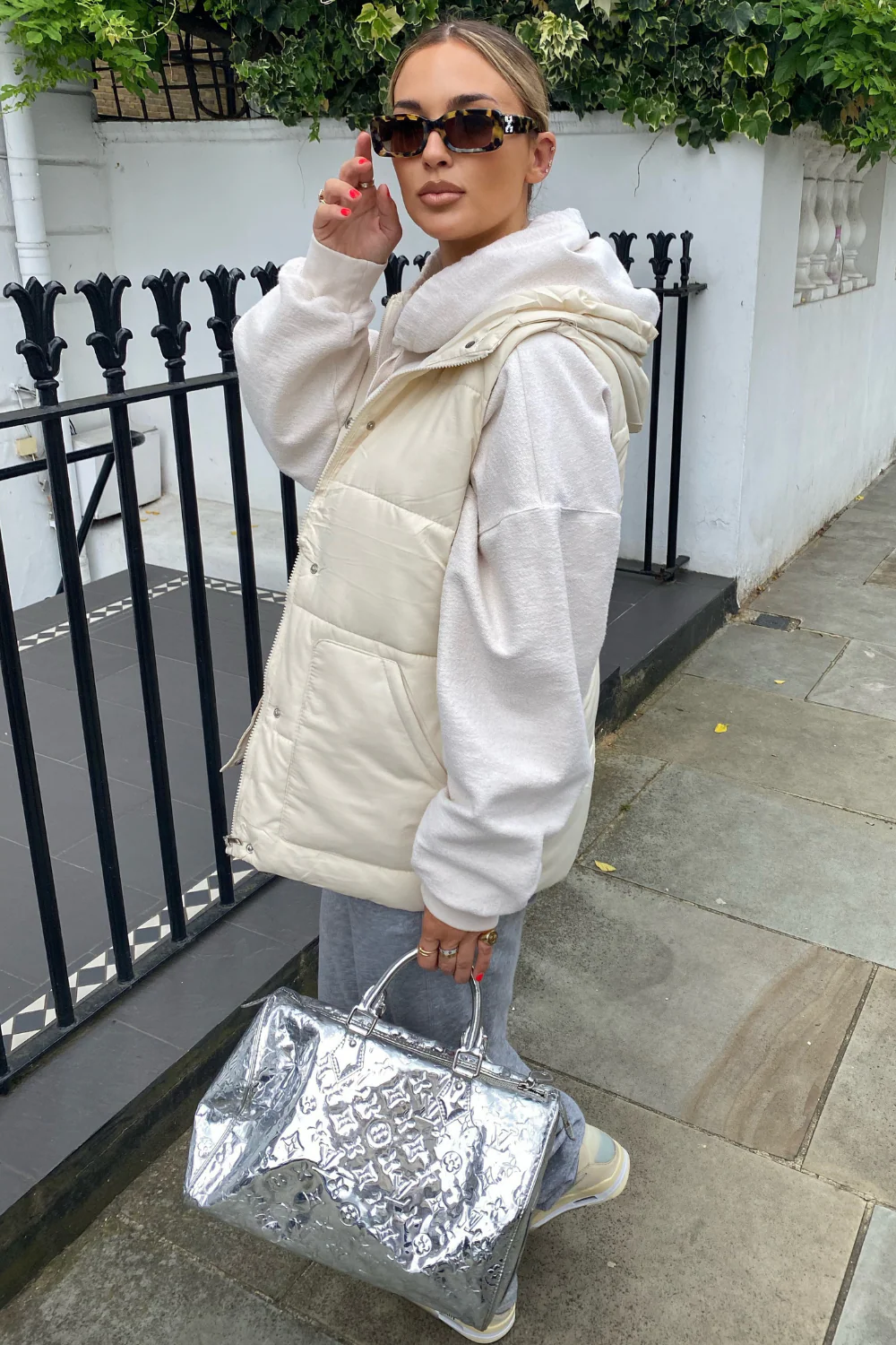 Macy Cream belted puffer Gilet - Image 3