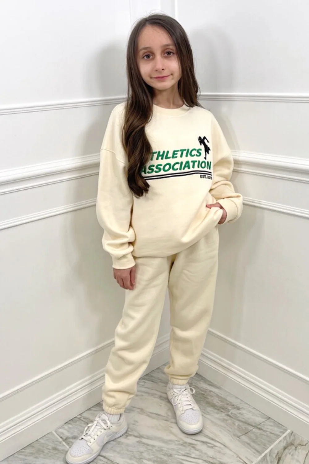 Mini athletics green & ecru embroidered oversized sweater loungewear set - Image 2