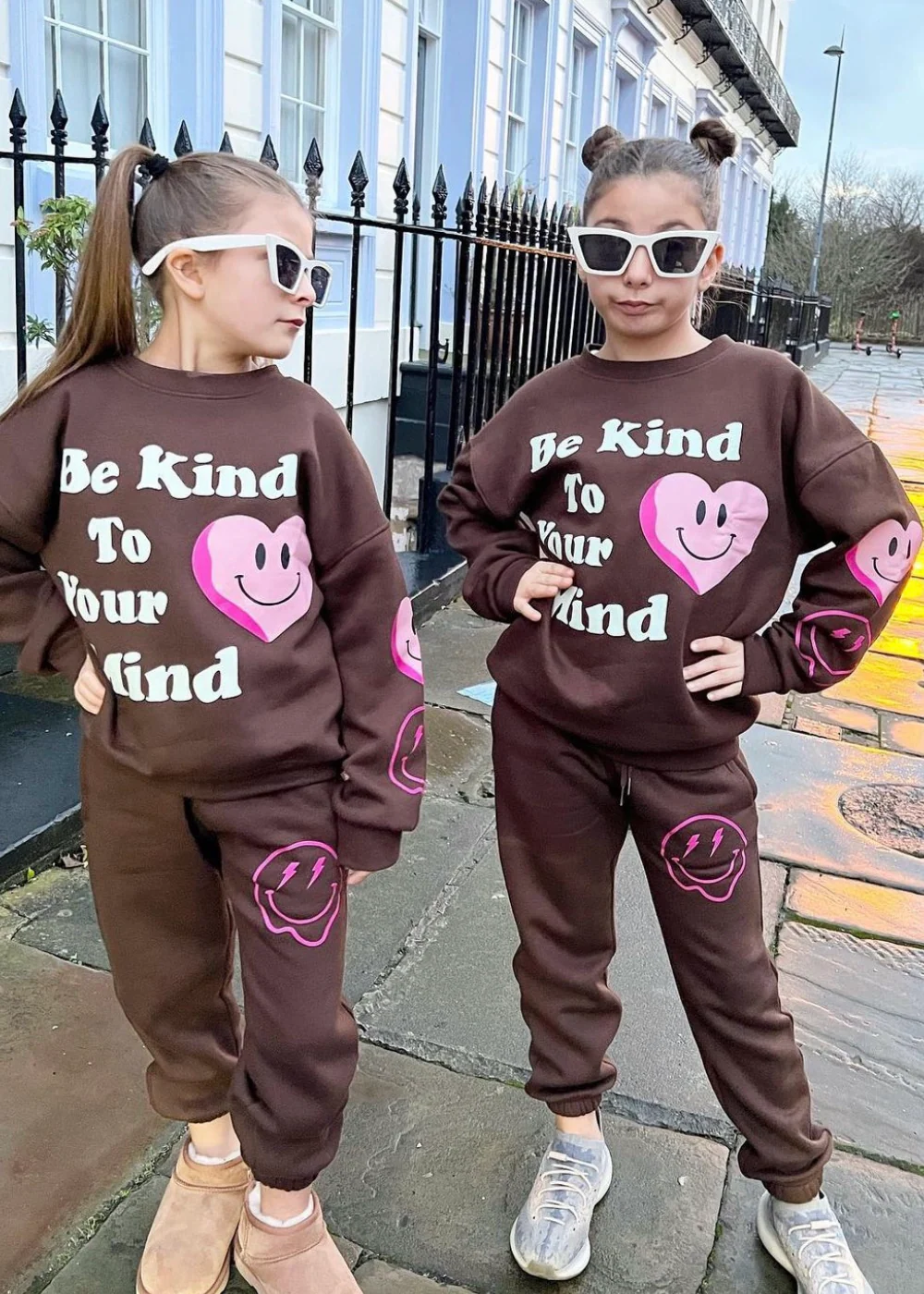 Mini be kind chocolate oversized printed sweater loungewear set
