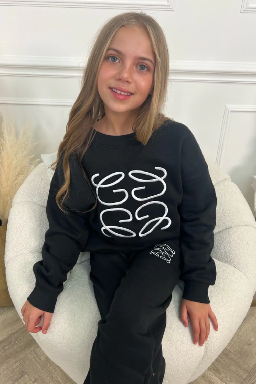 Mini black Gege embroidered sweater jogger loungewear - Image 4