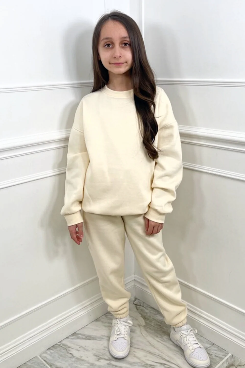 Mini ecru essential sweater oversized loungewear set - Image 4