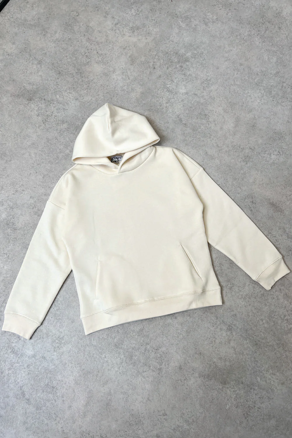 Mini ecru premium essential hoodie - Image 4