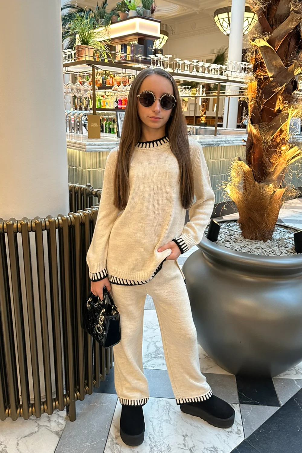 Mini Lavinia cream knitted jumper and trousers - Image 2