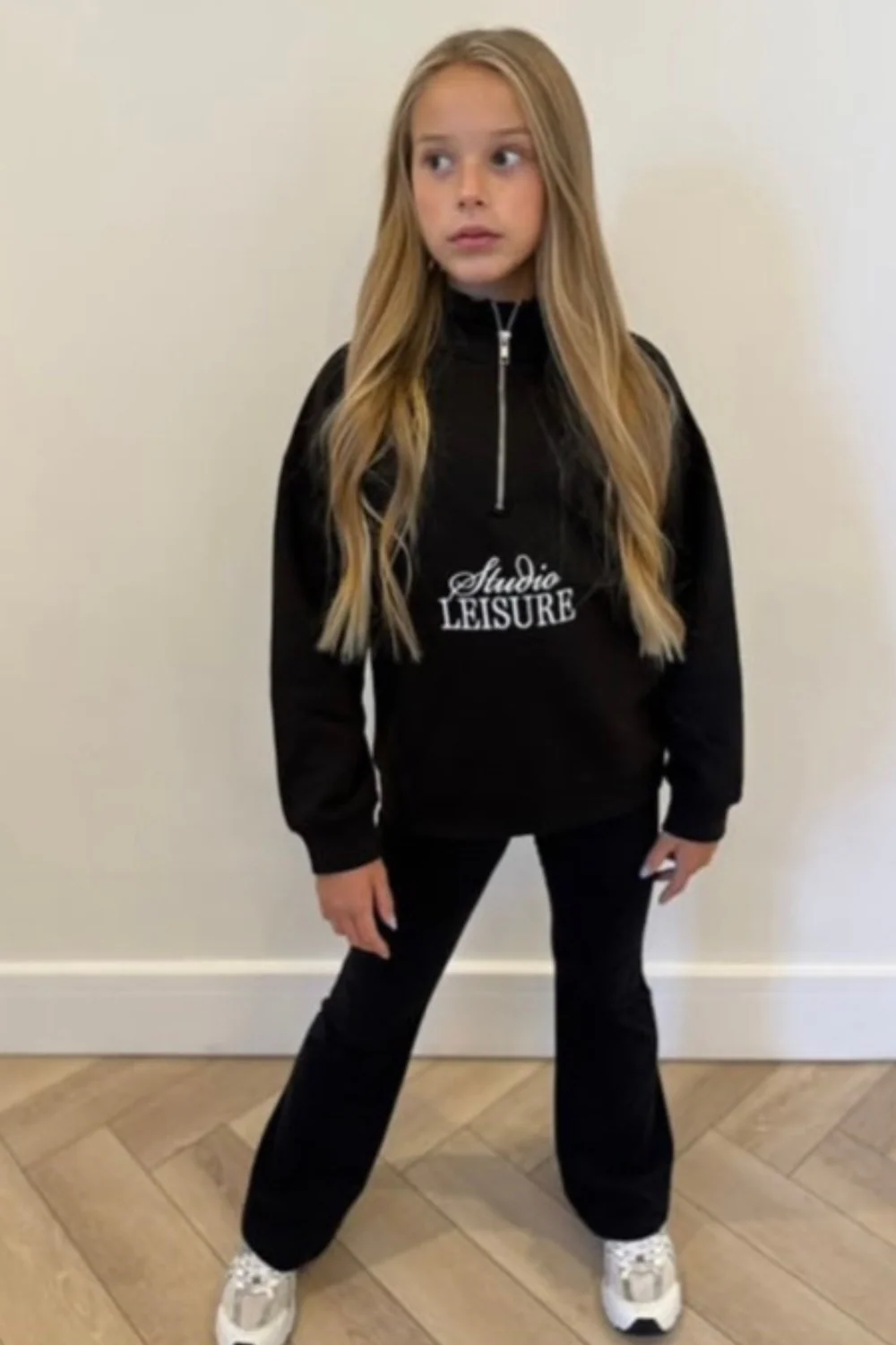 Mini studio leisure black cursive embroidered 3/4 zip sweater