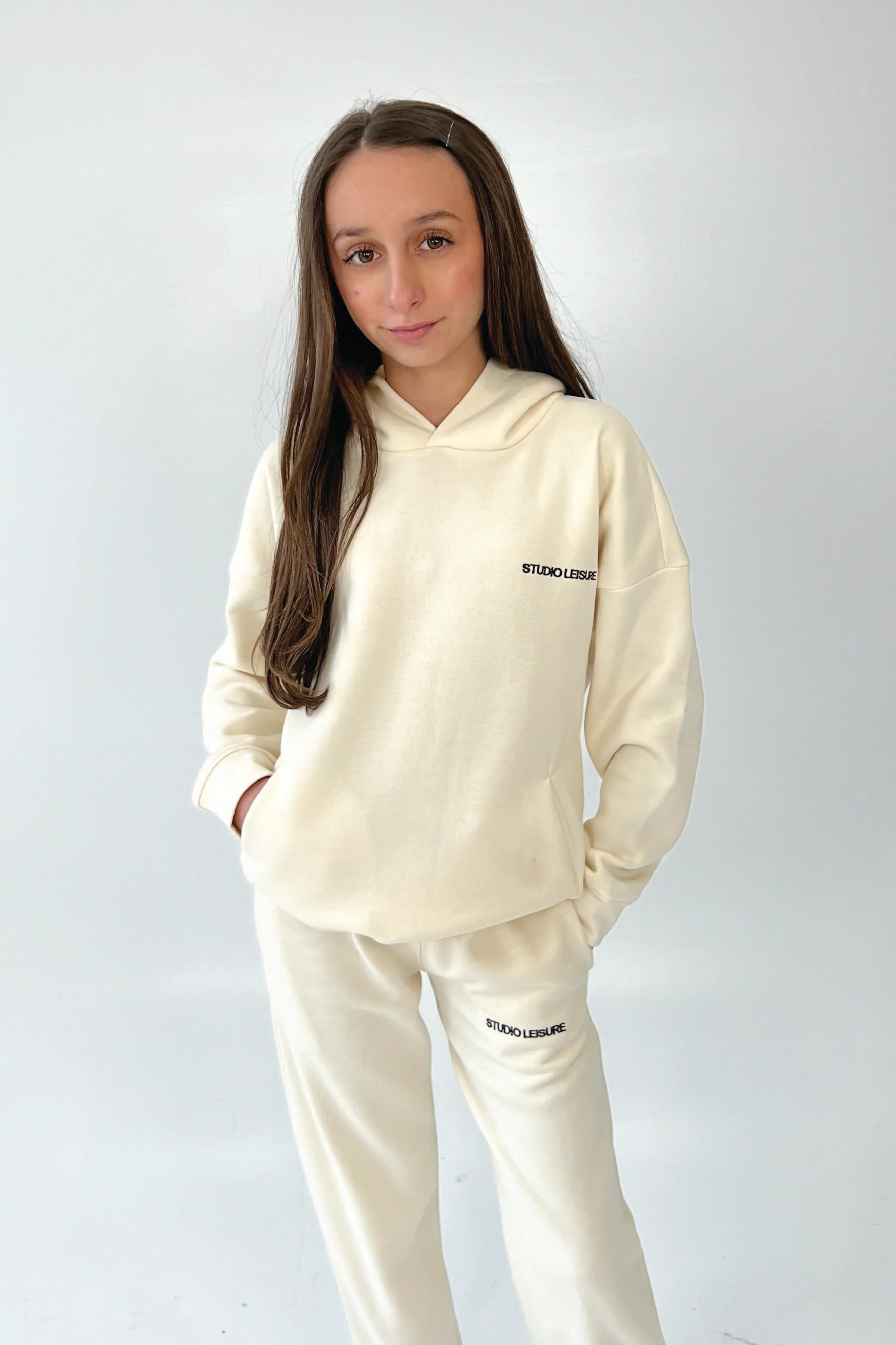 Mini studio leisure ecru essential embroidered joggers - Image 2