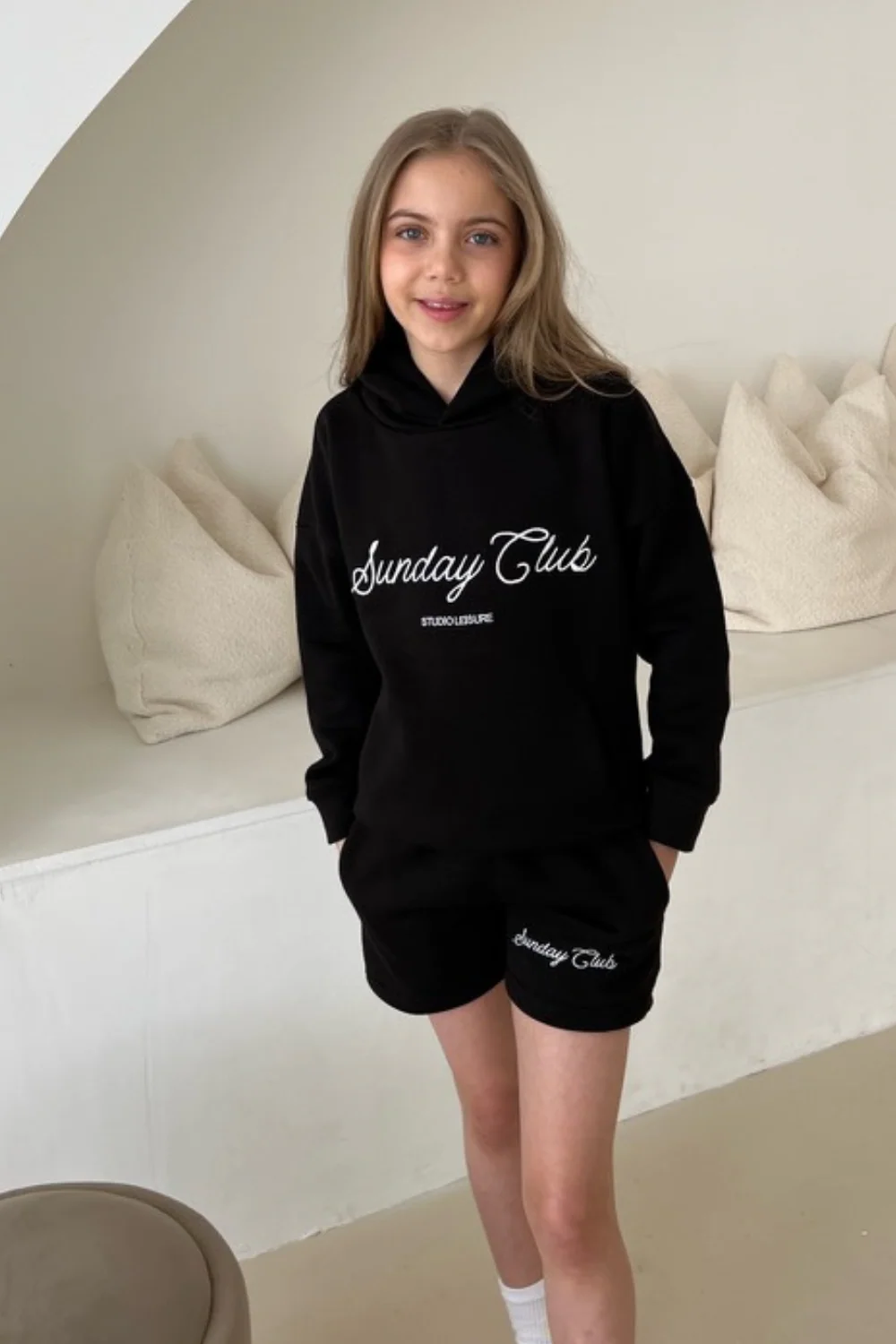 Mini studio leisure sunday embroidered black shorts - Image 2