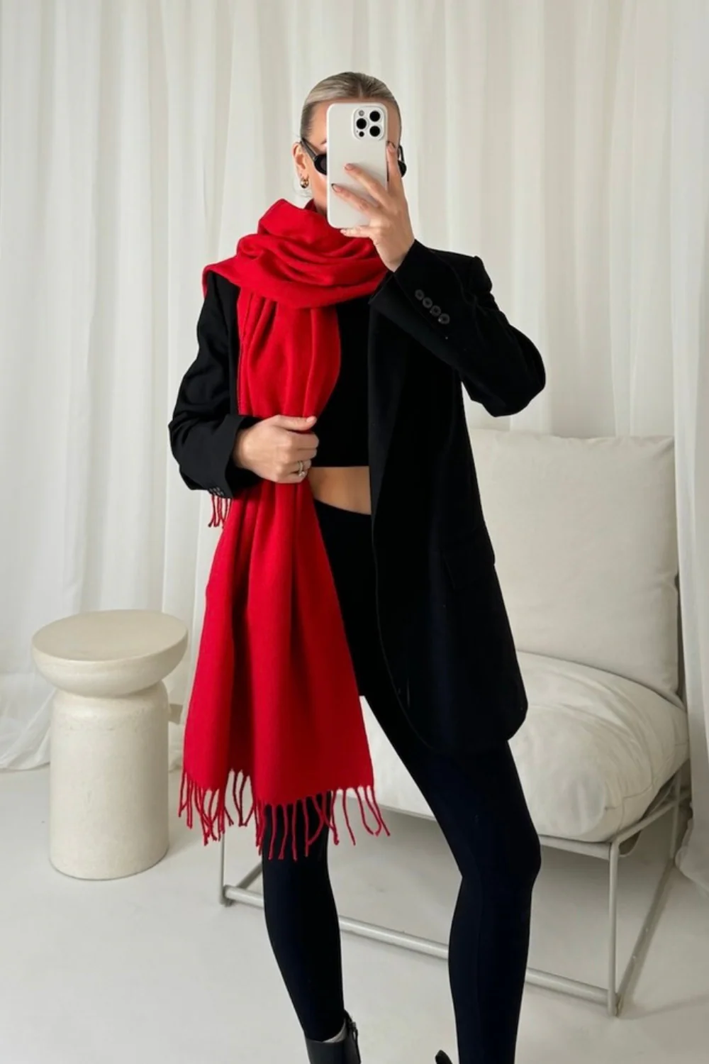 Missy red scarf - Image 2