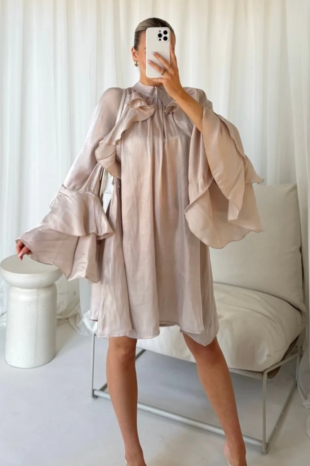 Mollie pearl flared sleeve shift dress - Image 2