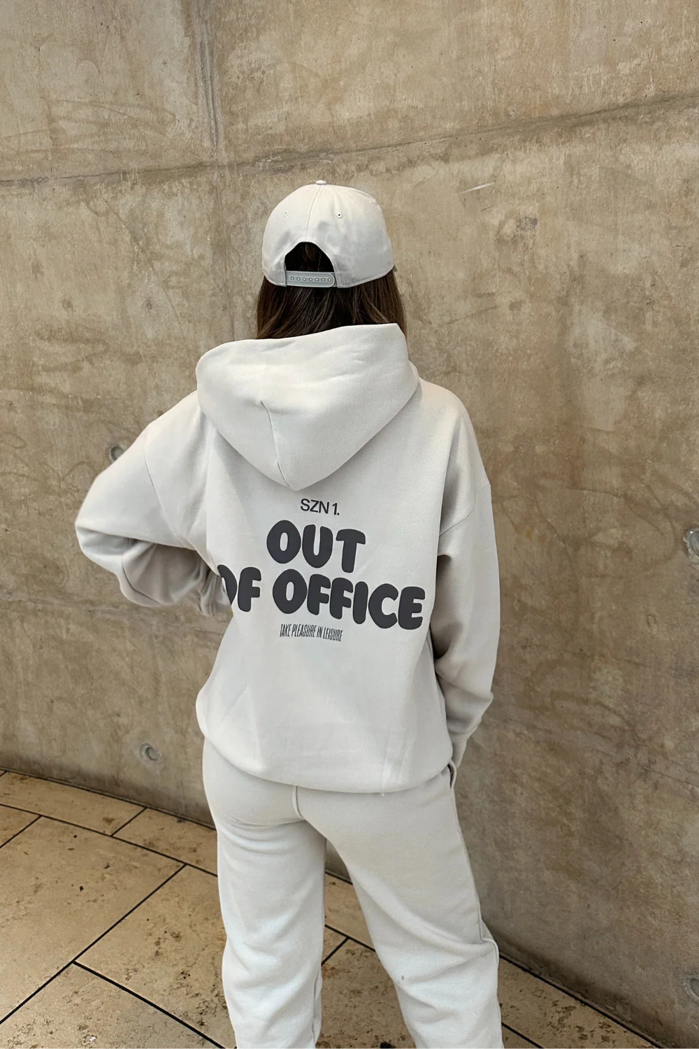 Out of office bone printed hoodie & jogger set - Image 3