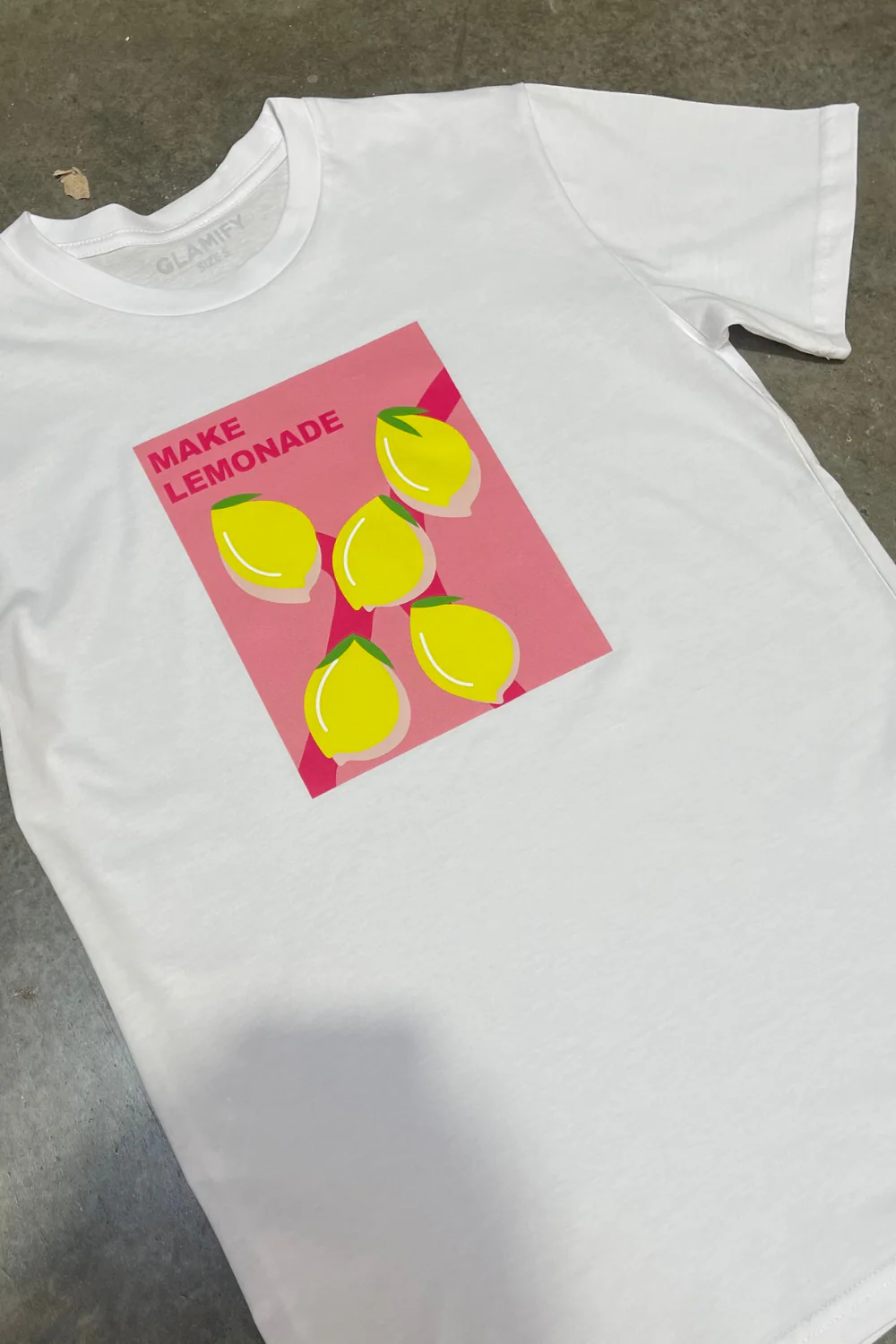 Pink lemonade printed white tee - Image 5