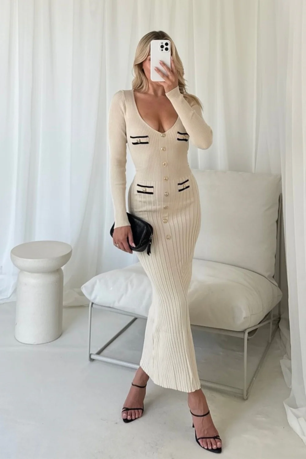 Racheal beige plunge maxi dress - Image 3