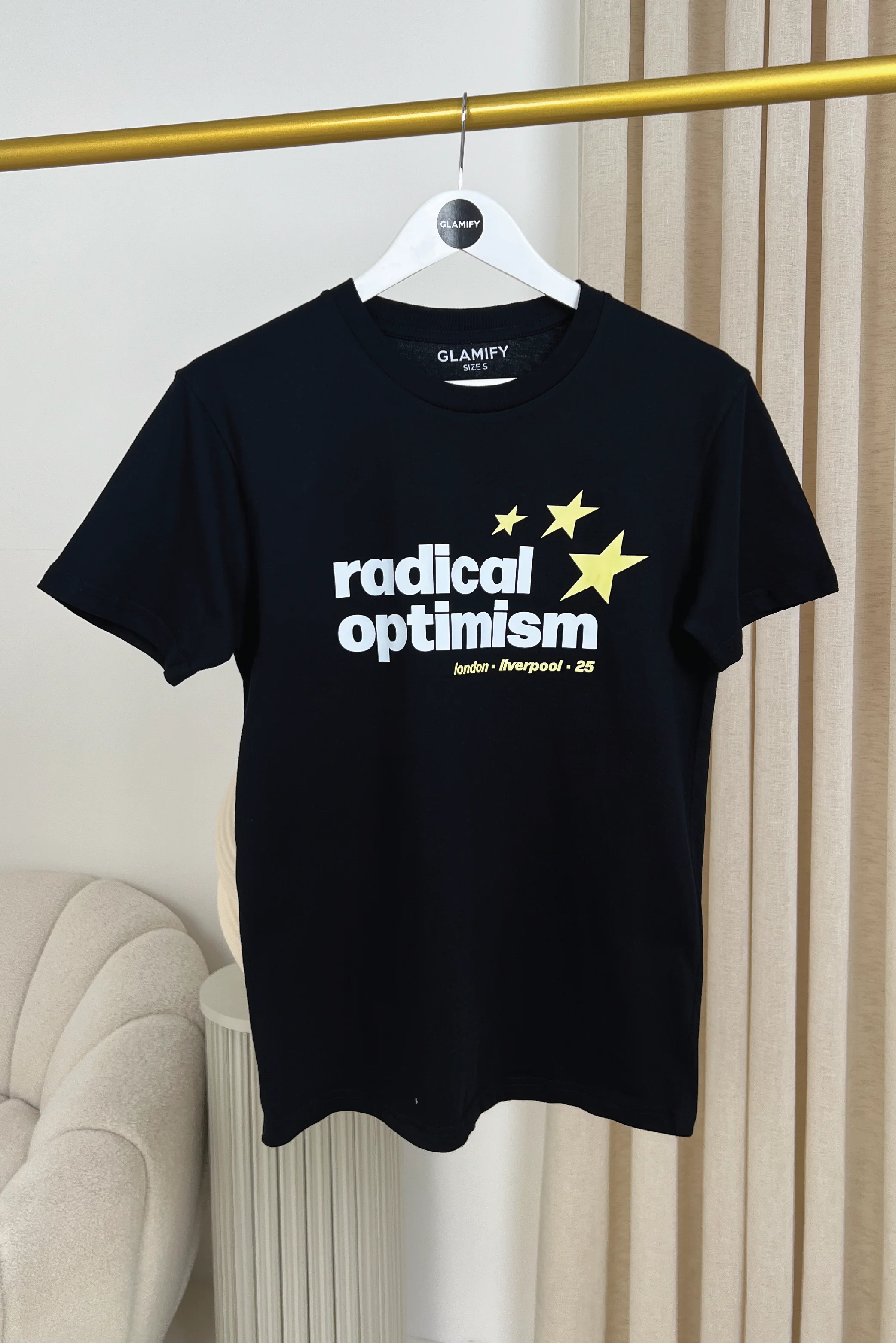 Radical optimism black printed t-shirt - Image 4