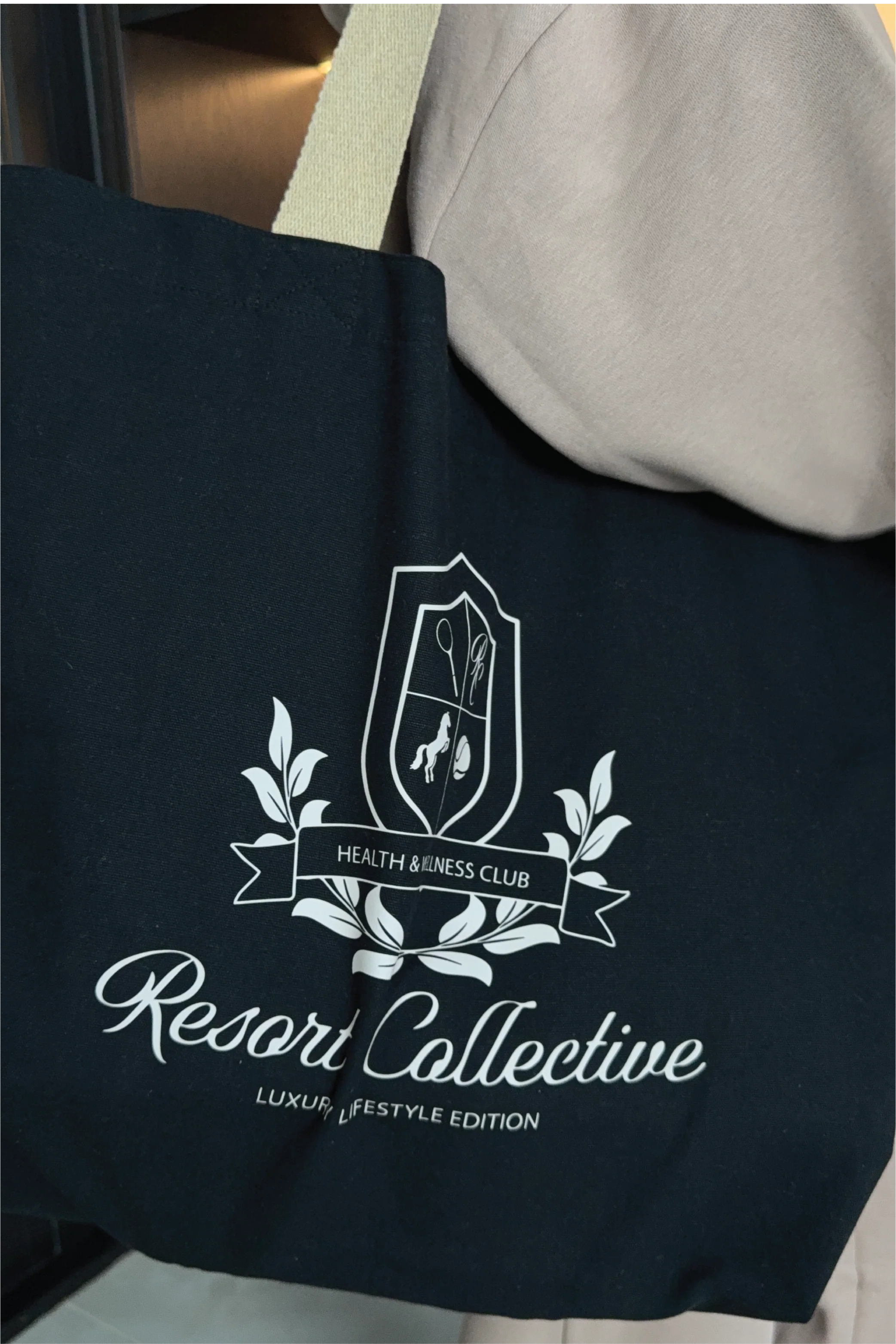 RESORT COLLECTIVE LARGE BLACK PRINTED TOTE BAG - Image 2